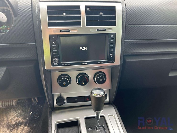2011-dodge-nitro-image-13