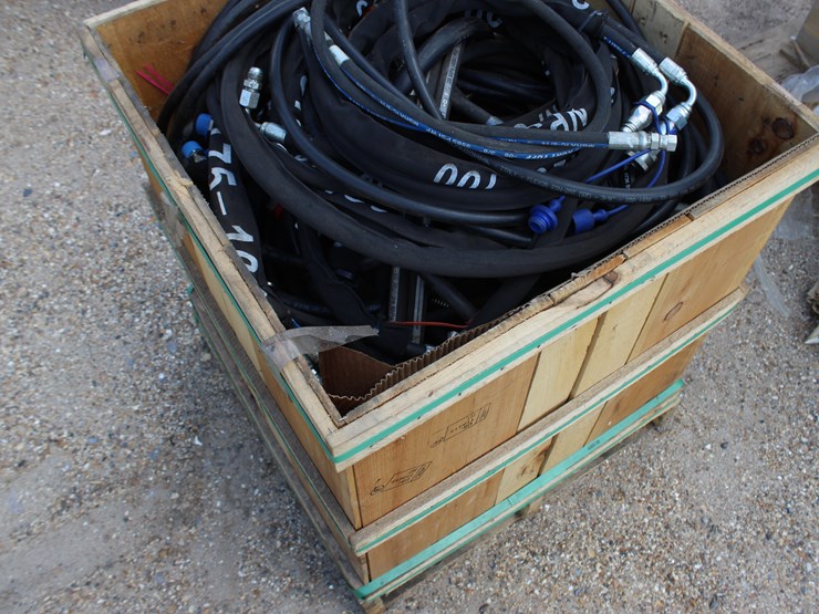 #3525-•-lot-of-hydraulic-hoses-image-2