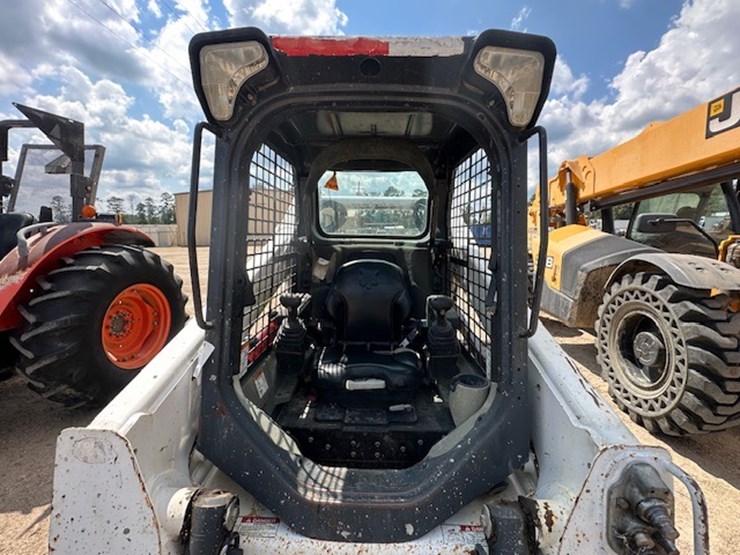 2016-bobcat-t740-image-23