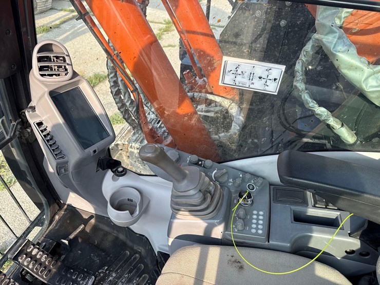 2021-hitachi-zx225usrk-image-25