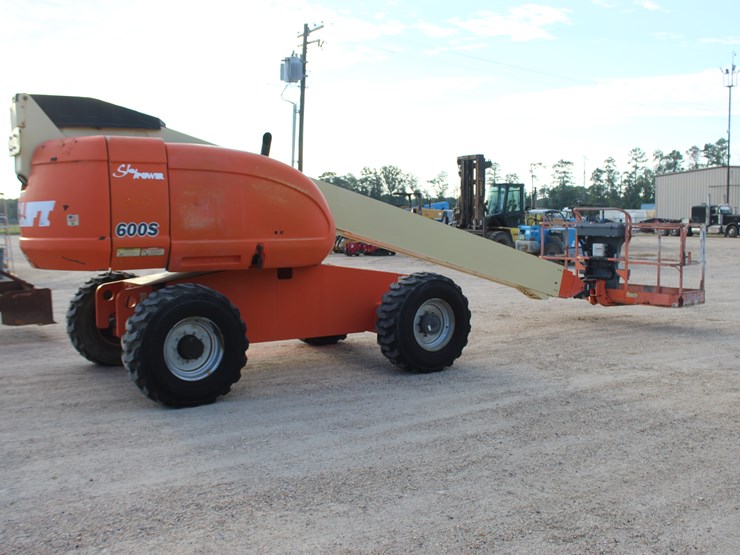 2008-jlg-600s-image-3