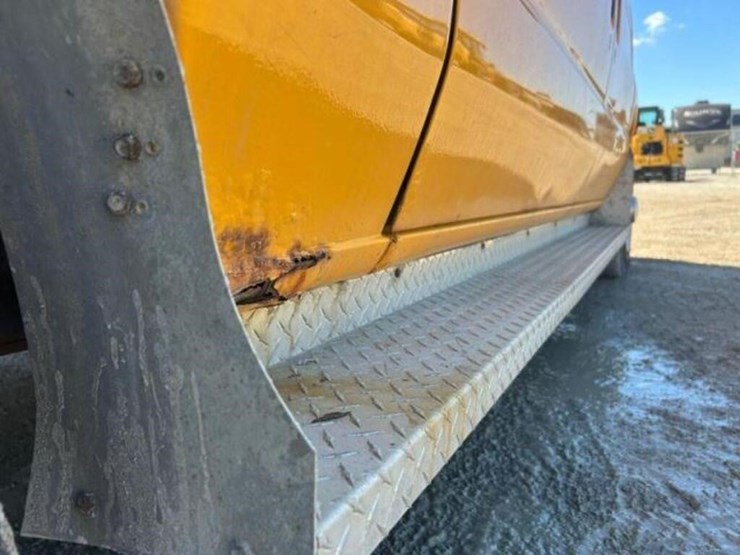 2010-ford-cargo-image-41