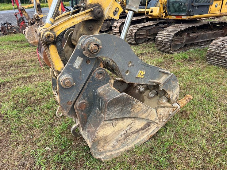 2017-komatsu-pc138-image-18