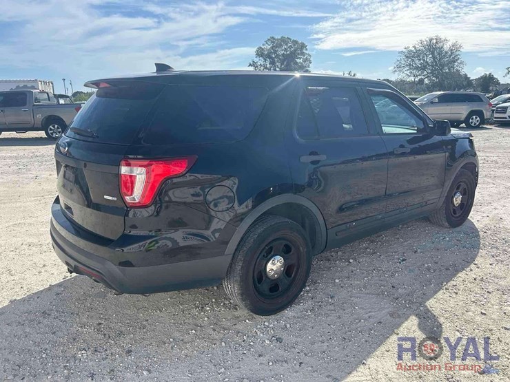 2016-ford-explorer-image-3