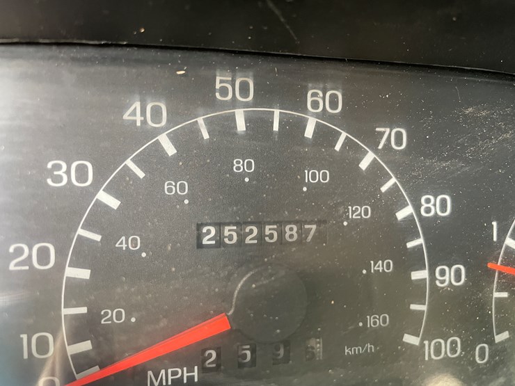 2001-ford-f750-image-114