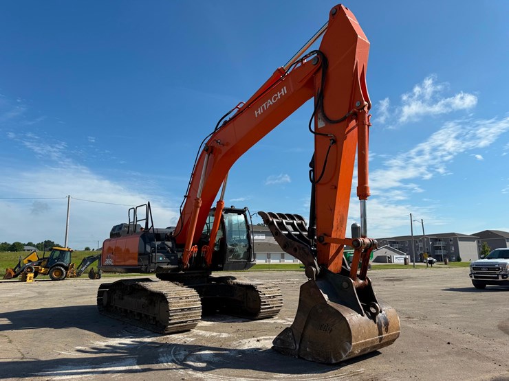 2019-hitachi-zx350lc-6n-image-8