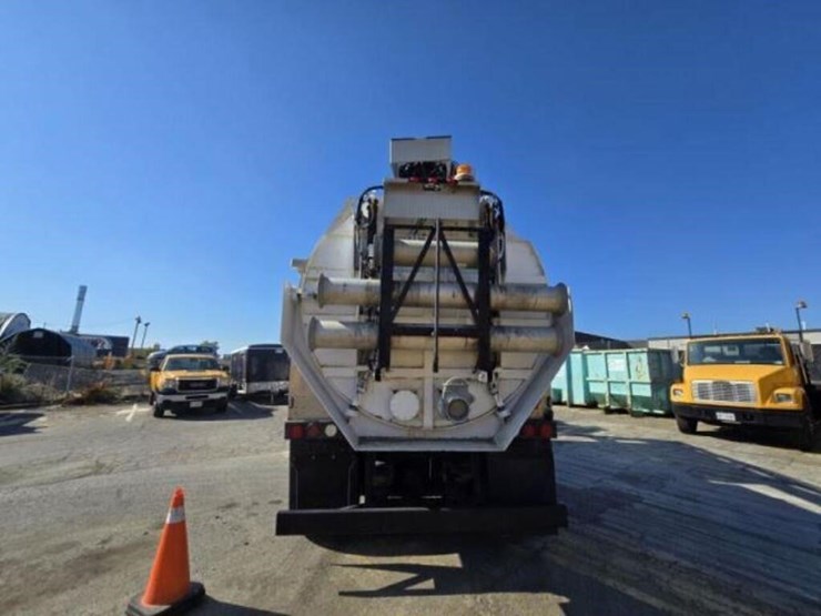 2014-western-star-4900sb-image-7