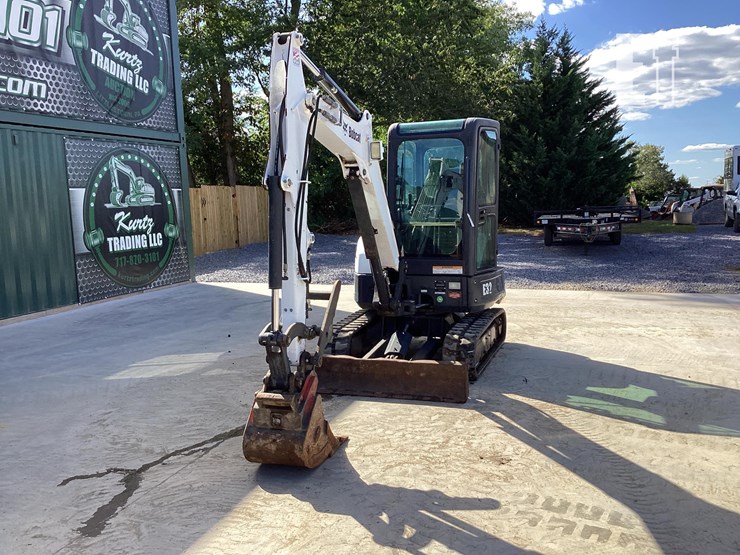 2015-bobcat-e32-image-22