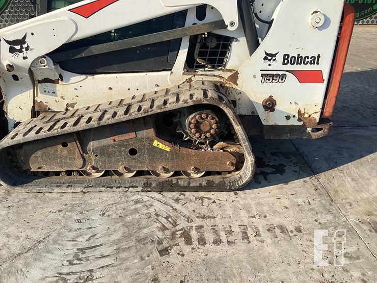 2015-bobcat-t590-image-16