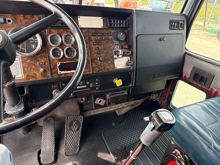 1995-kenworth-t800-image-23