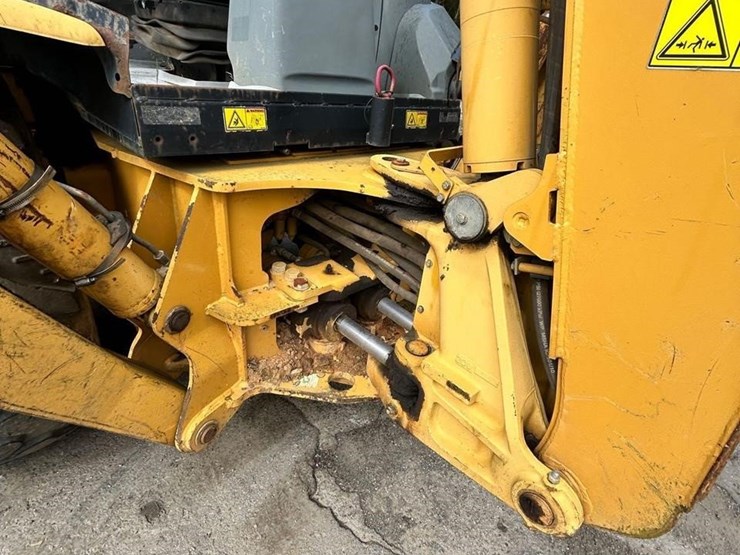 2006-caterpillar-416d-image-13