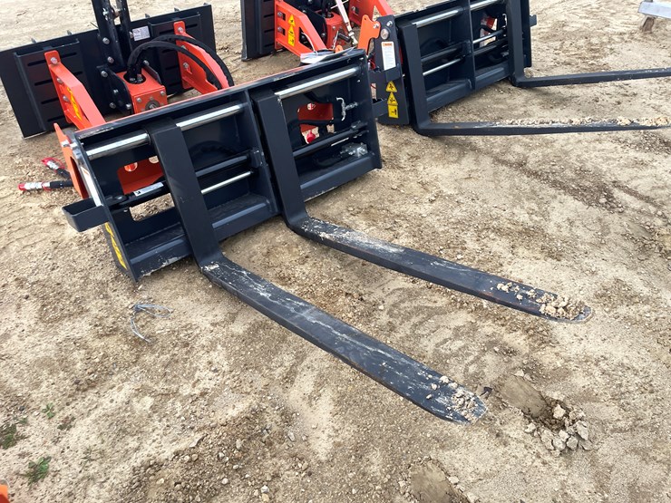 #2730-•-new-wig-hydraulic-adjustable-pallet-forks-image-3