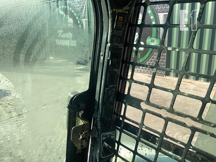 2015-bobcat-t590-image-22