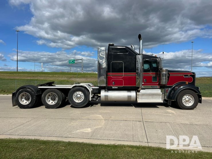 2012-kenworth-w900-image-6