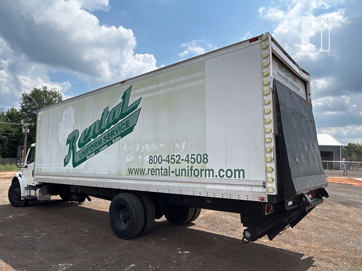 2005-freightliner-business-class-m2-106-image-4