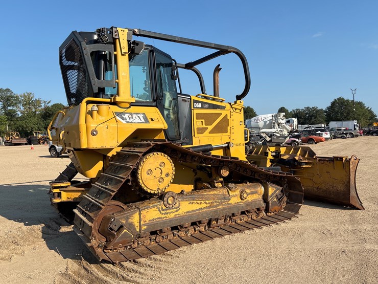 2015-caterpillar-d6n-lgp-image-3