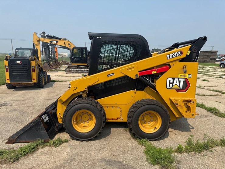 caterpillar-262d3-image-1