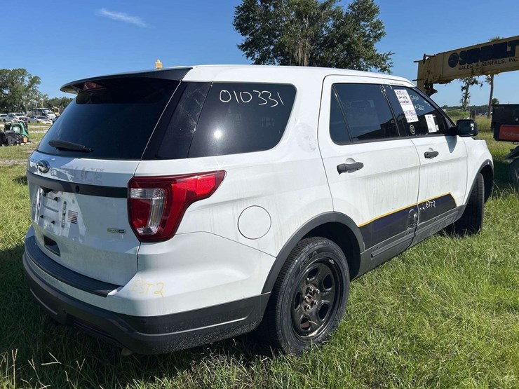 2018-ford-explorer-image-3