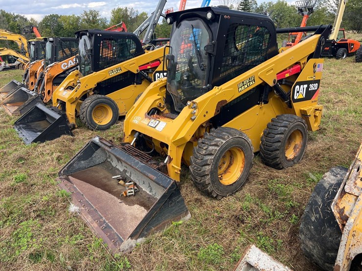 2017-caterpillar-262d-image-1