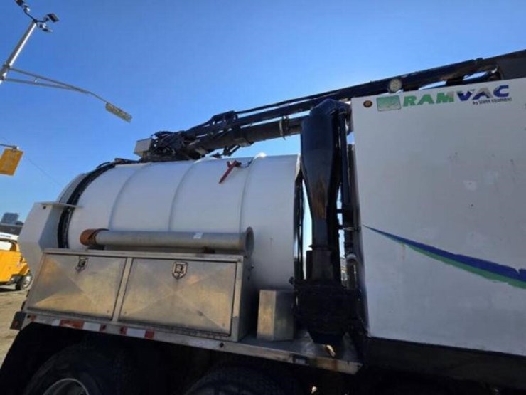 2014-western-star-4900sb-image-50