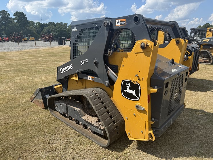 2024-deere-317g-image-8