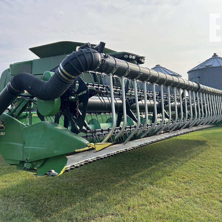 2011 JOHN DEERE 635F