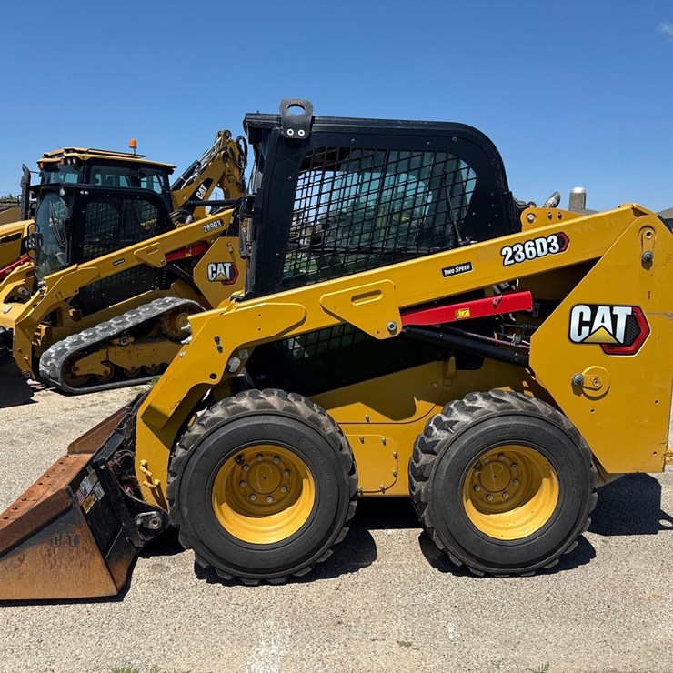 2022 CATERPILLAR 236D3
