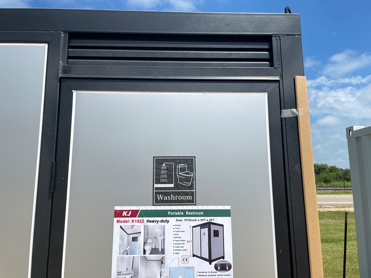 #2429-•-kj-new-portable-restroom-image-8
