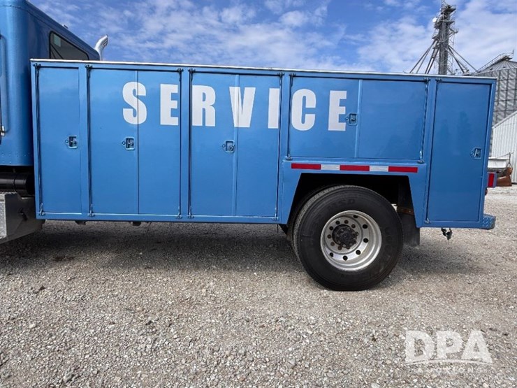 1988-peterbilt-377-image-30