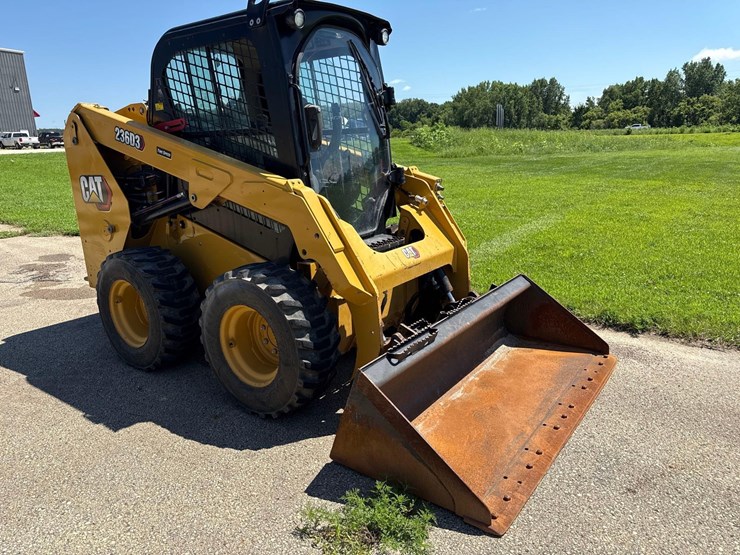 2022-caterpillar-236d3-image-7