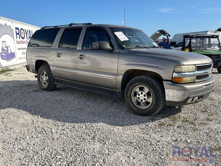 2001-chevrolet-suburban-image-2