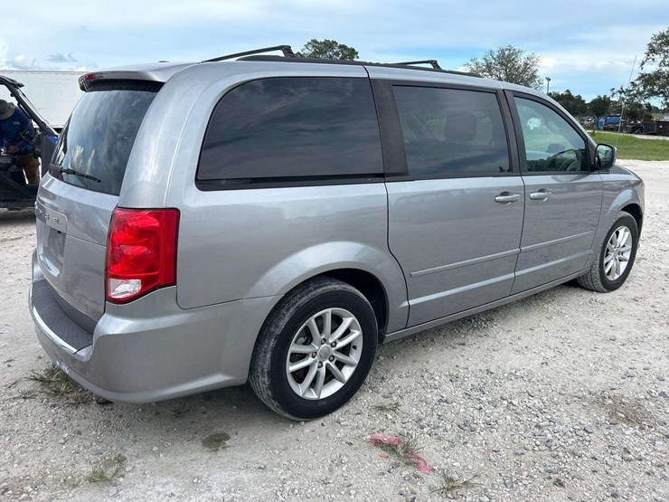 2016-dodge-caravan-image-3