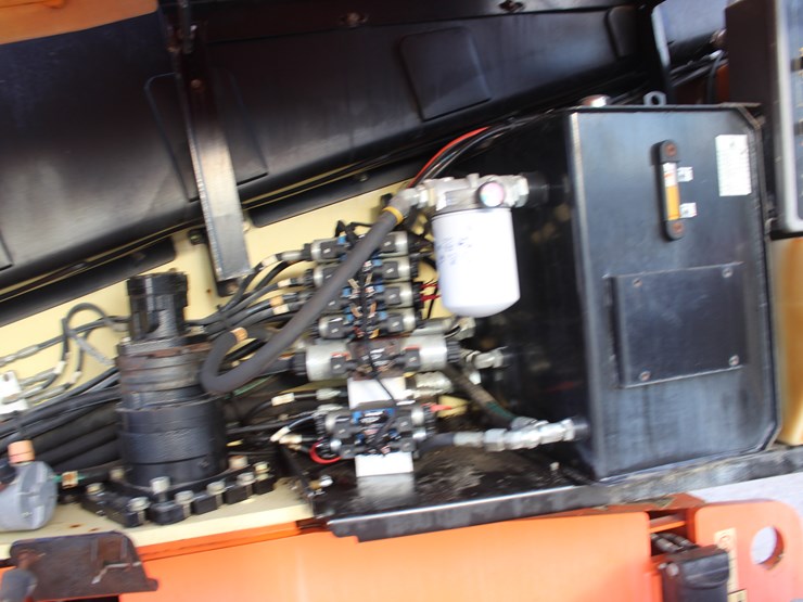 2008-jlg-600s-image-8