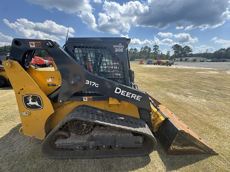 2024-deere-317g-image-4
