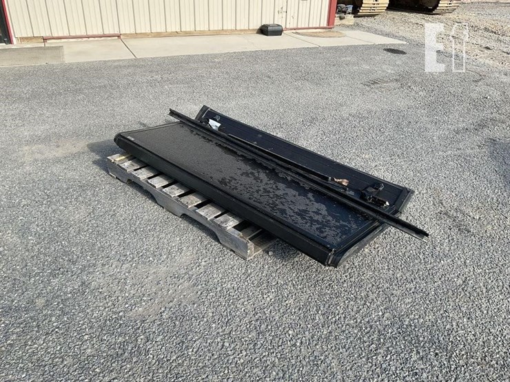 pickup-truck-bed-cover-image-4