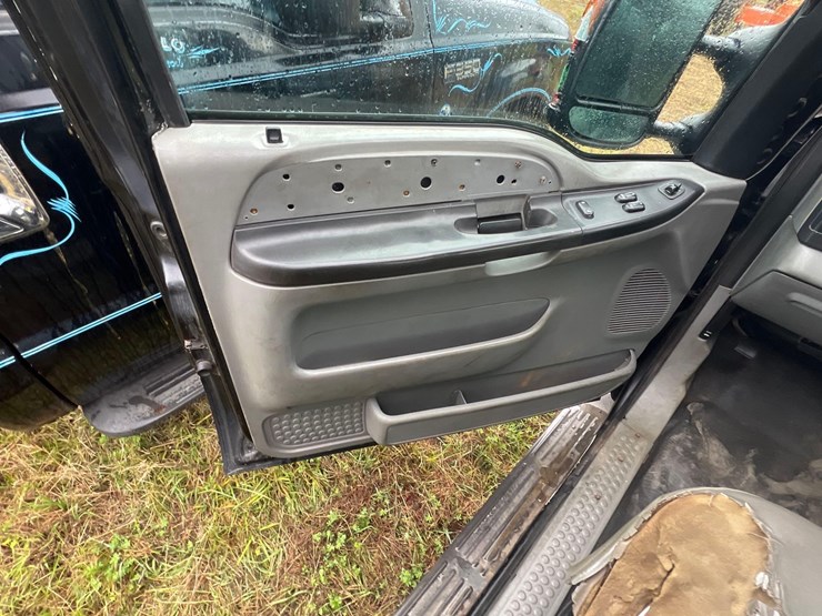 2005-ford-f350-image-8