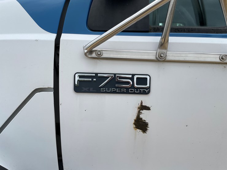 2001-ford-f750-image-9