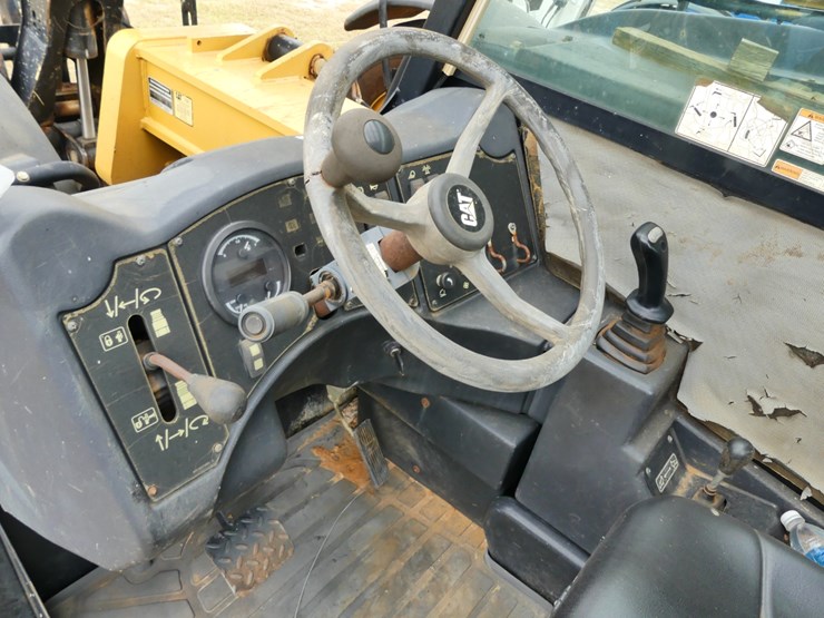 2016-caterpillar-tl642c-image-13