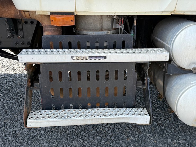 #11-•-#5197-•-2008-mack-granite-t/a-daycab-dump-truck-1m2ax04c68m003392-image-45