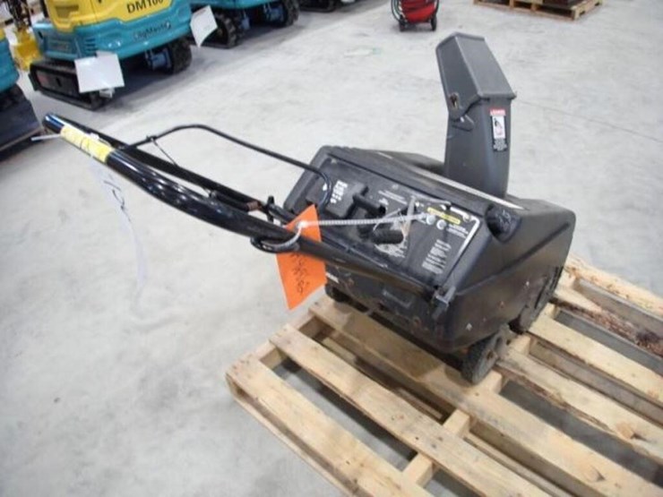 murray-21-in.-gas-snow-thrower-image-4