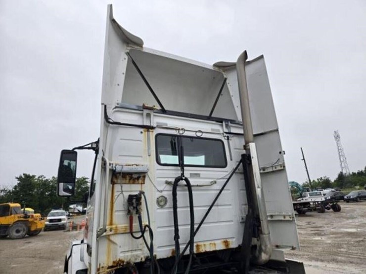 2012-volvo-d13-t/a-hiway-tractor---day-cab-4v4nc9e-image-20