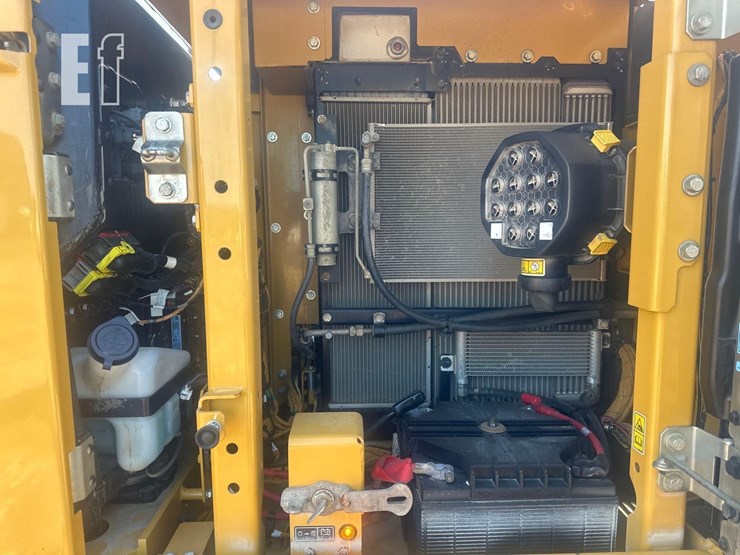 2021-caterpillar-313-image-24