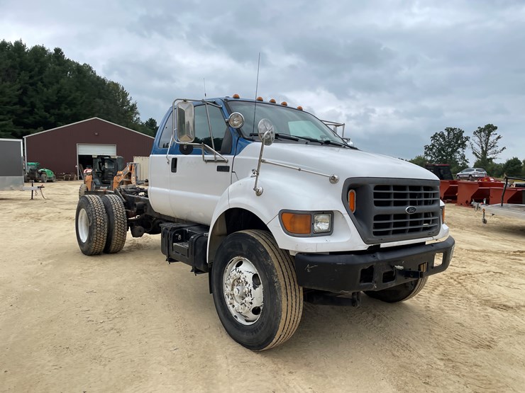 2001-ford-f750-image-3