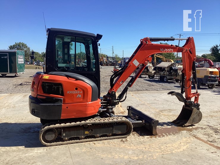2023-kubota-kx033-4-image-9