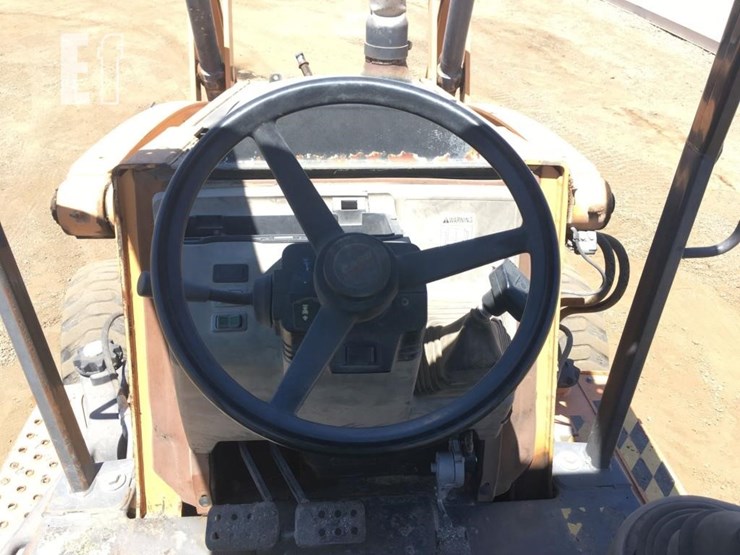 2013-case-570n-xt-image-5