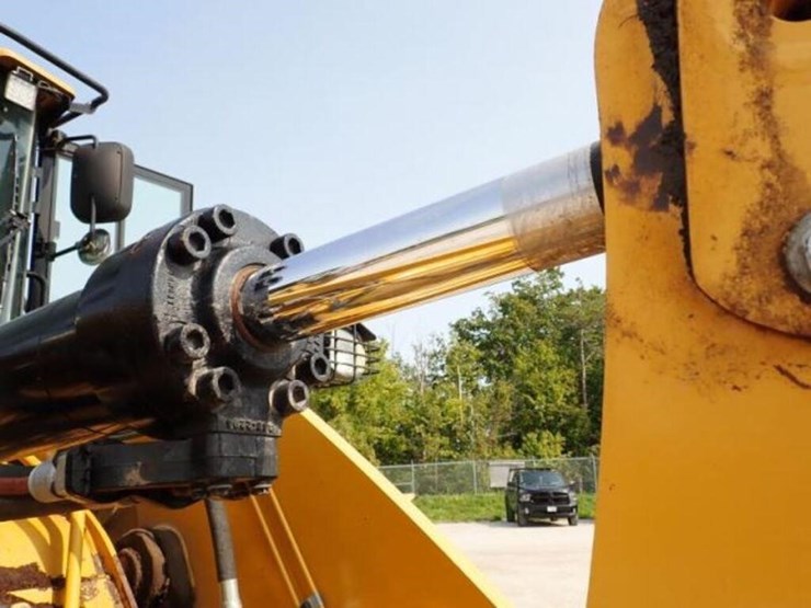 2014-caterpillar-950k-image-65