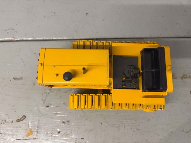 caterpillar-d9-image-39