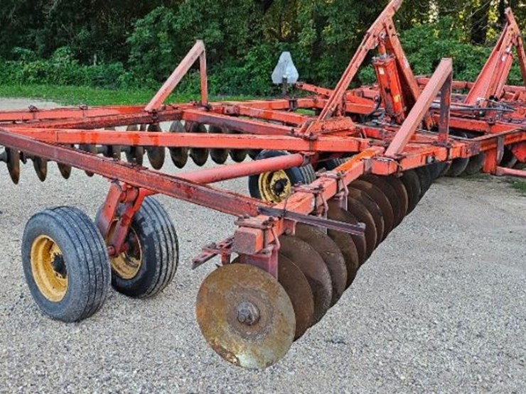 massey-ferguson-820-image-15