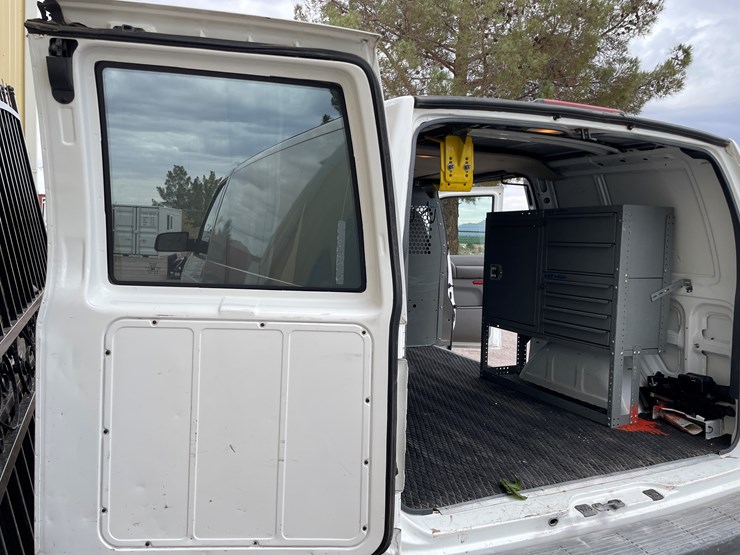 2004-chevrolet-astro-image-33