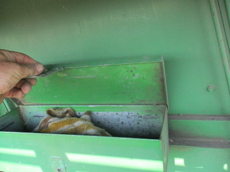 john-deere-4420-image-23